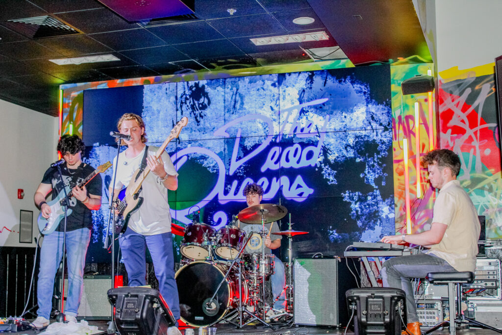 The-Dead-Queens_Rais-Rendezvous-1